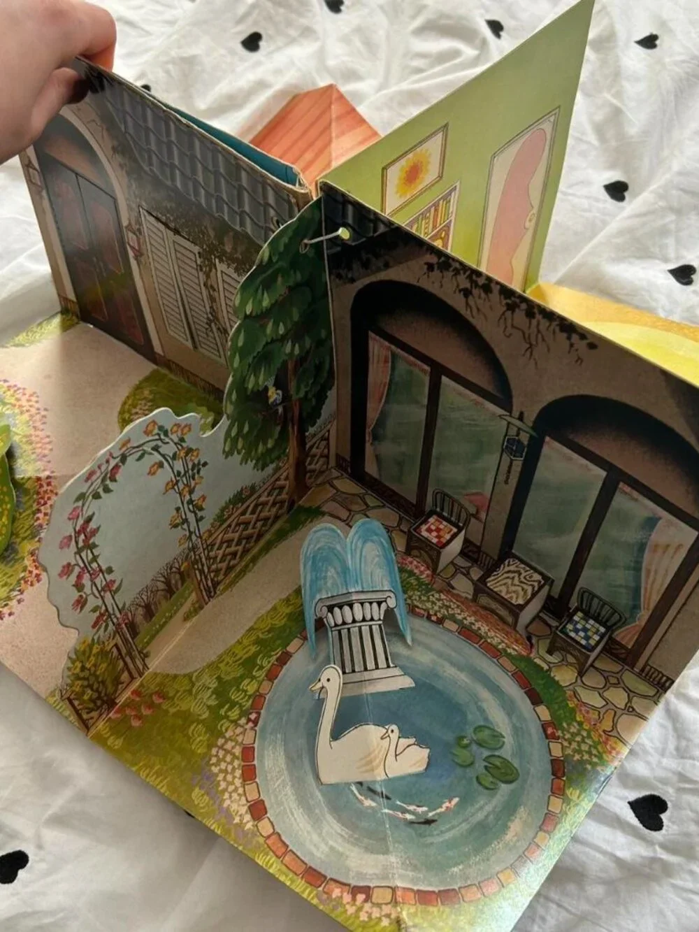Vintage 1973 Chadwick Miller Paper Pop Up Doll House Book